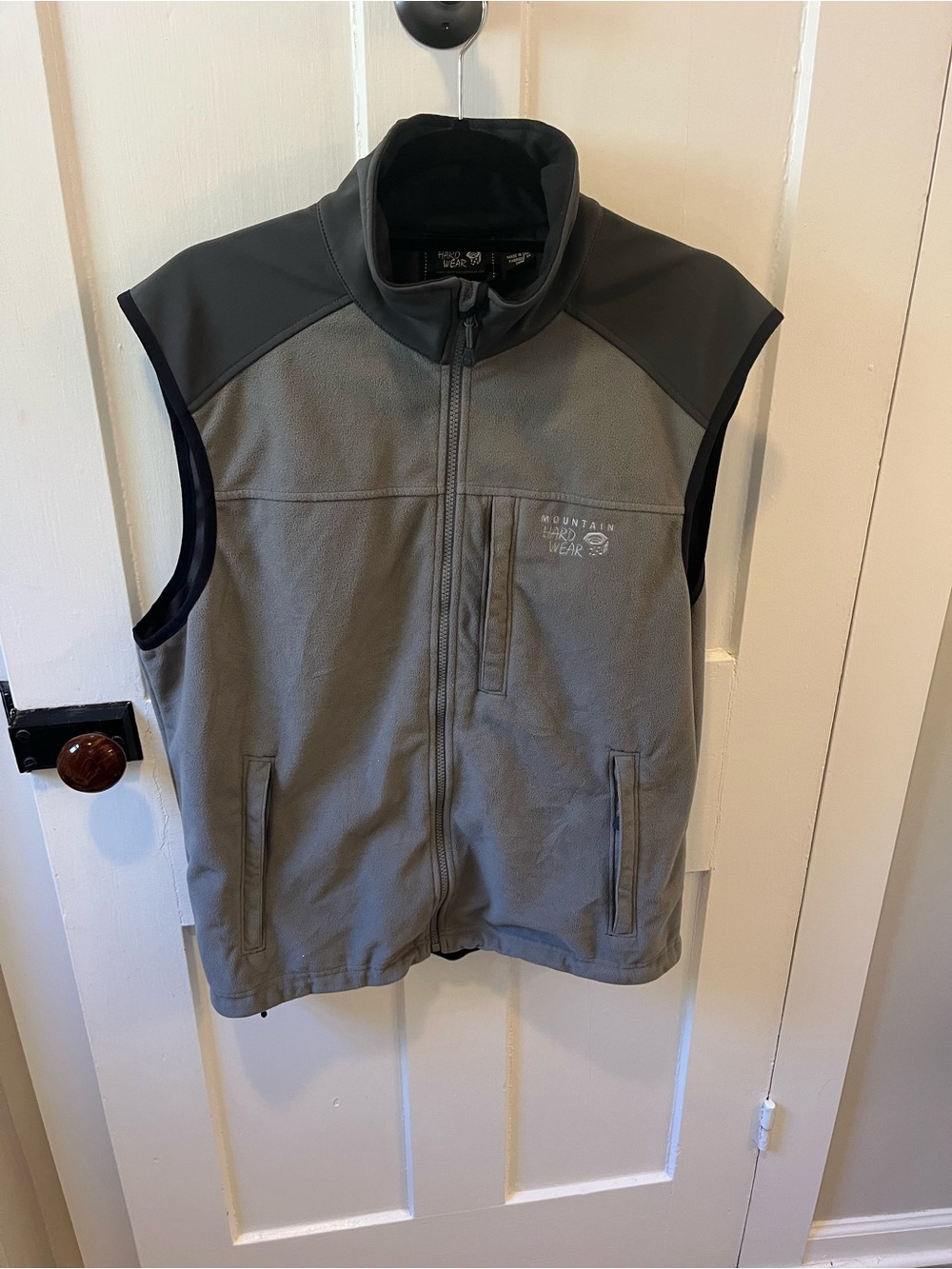 Men’s Mountain Hardwear Charcoal Gray Lightweight Fleece Vest Size Large